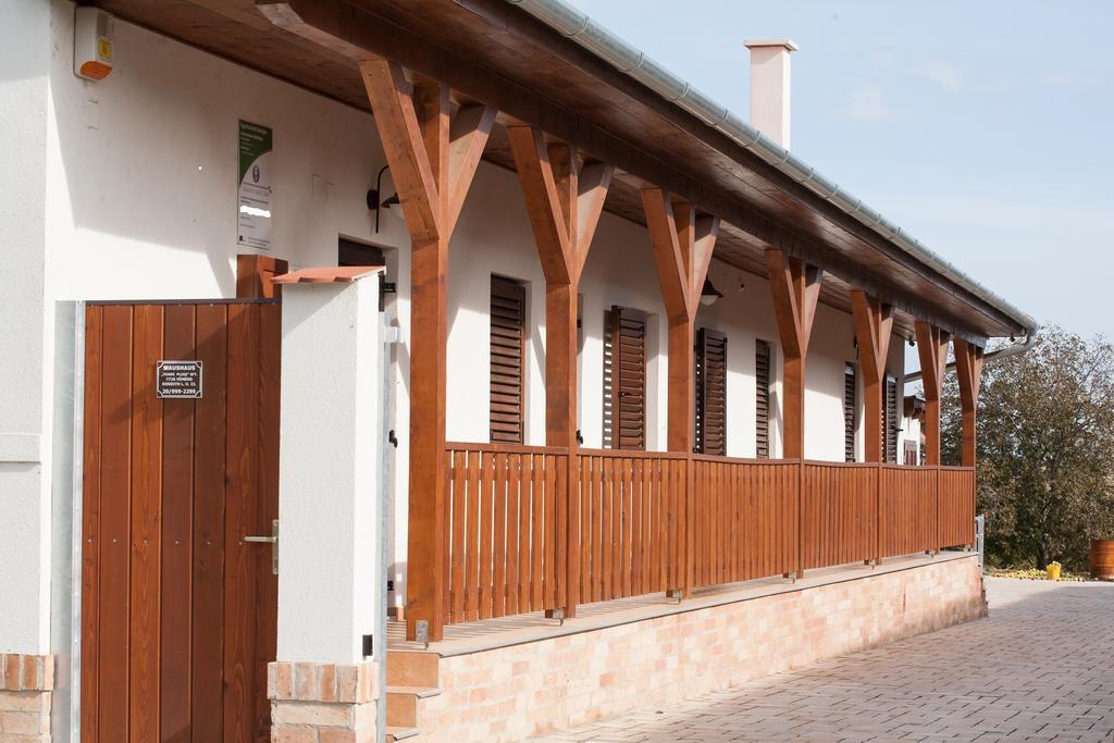 Готель Maushaus Vemend Екстер'єр фото