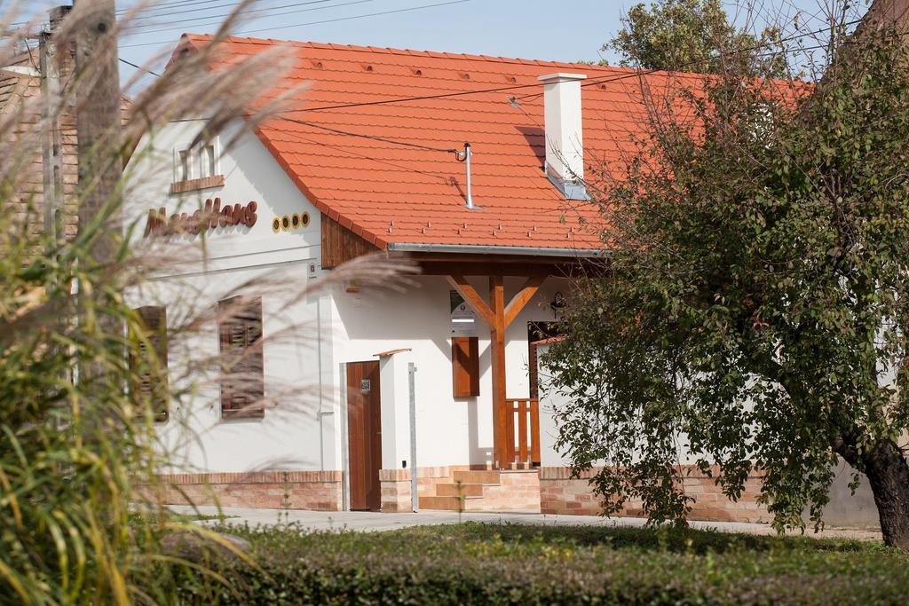 Готель Maushaus Vemend Екстер'єр фото